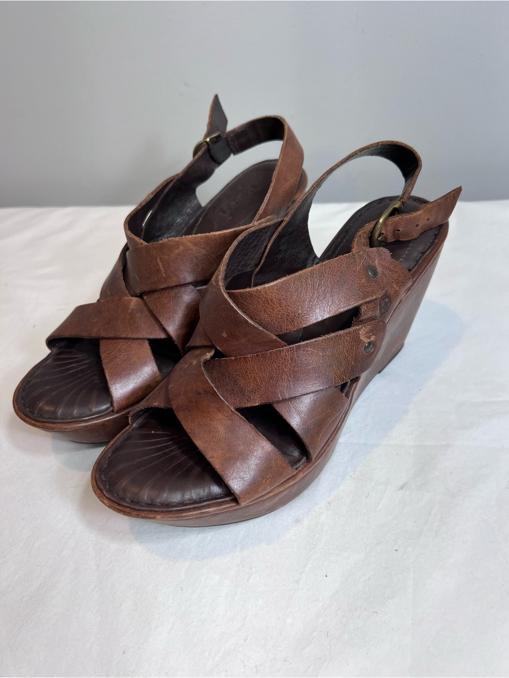 Born Cataleen brown leather cross strap wedge sandals size 8 39